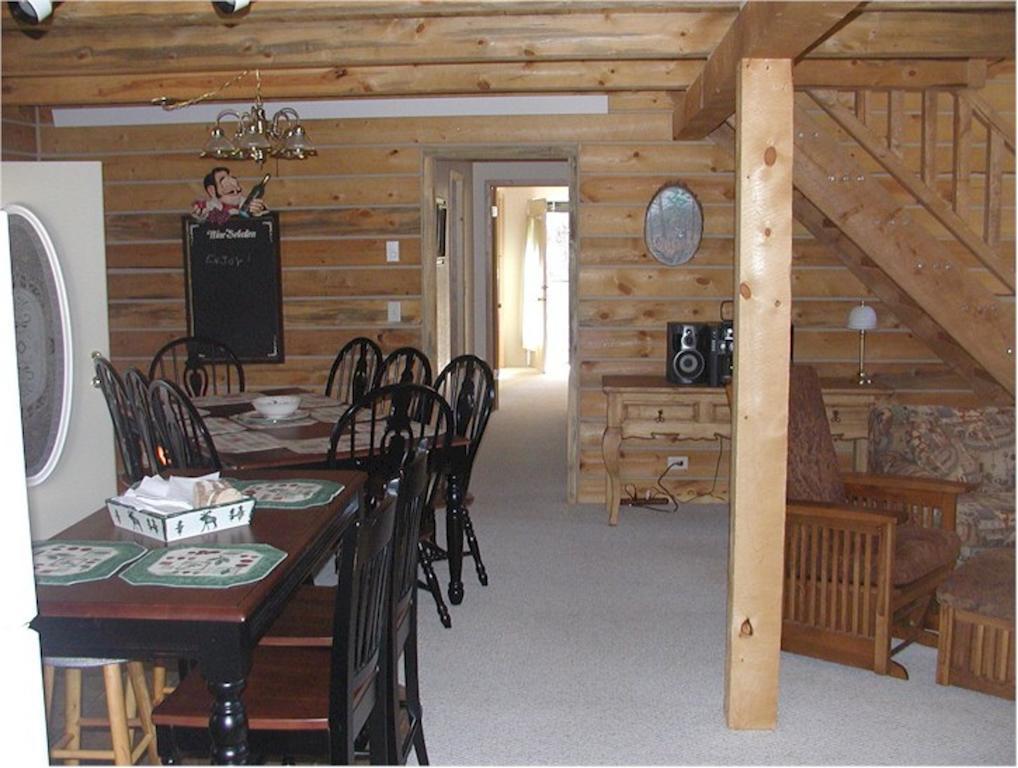 Comanche Lodge Custer Room photo