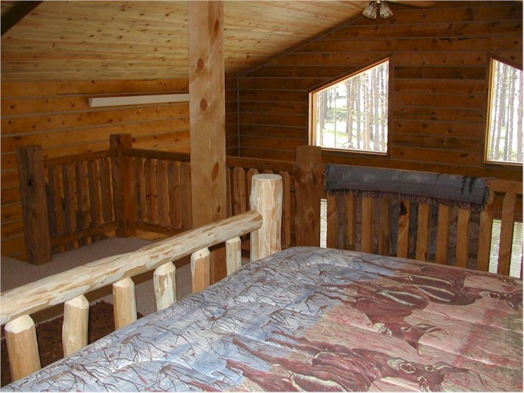 Comanche Lodge Custer Room photo