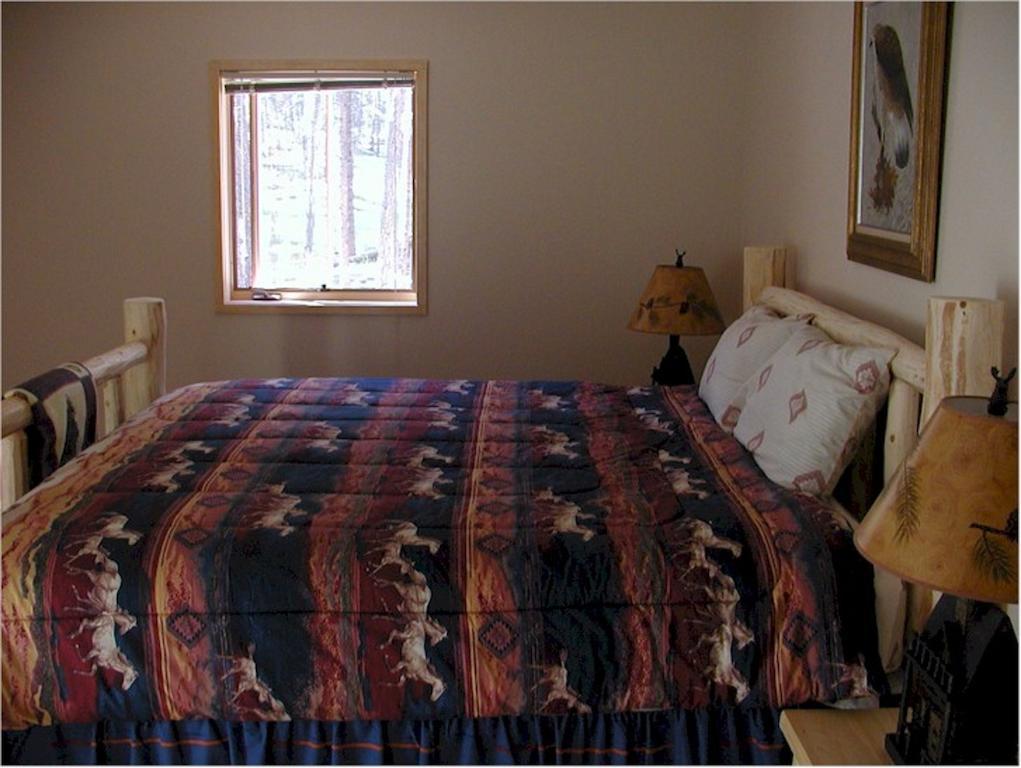 Comanche Lodge Custer Room photo